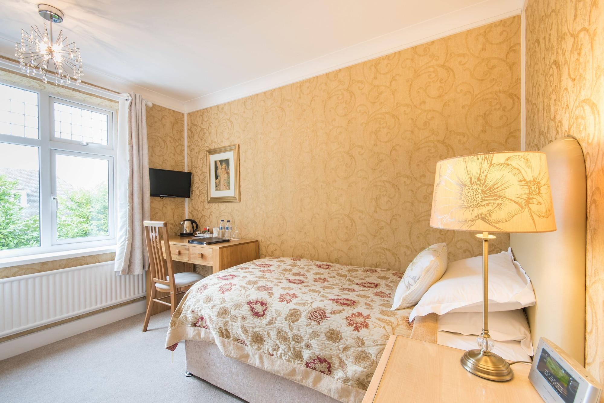 Grovefield Manor Hotel Пул Екстериор снимка