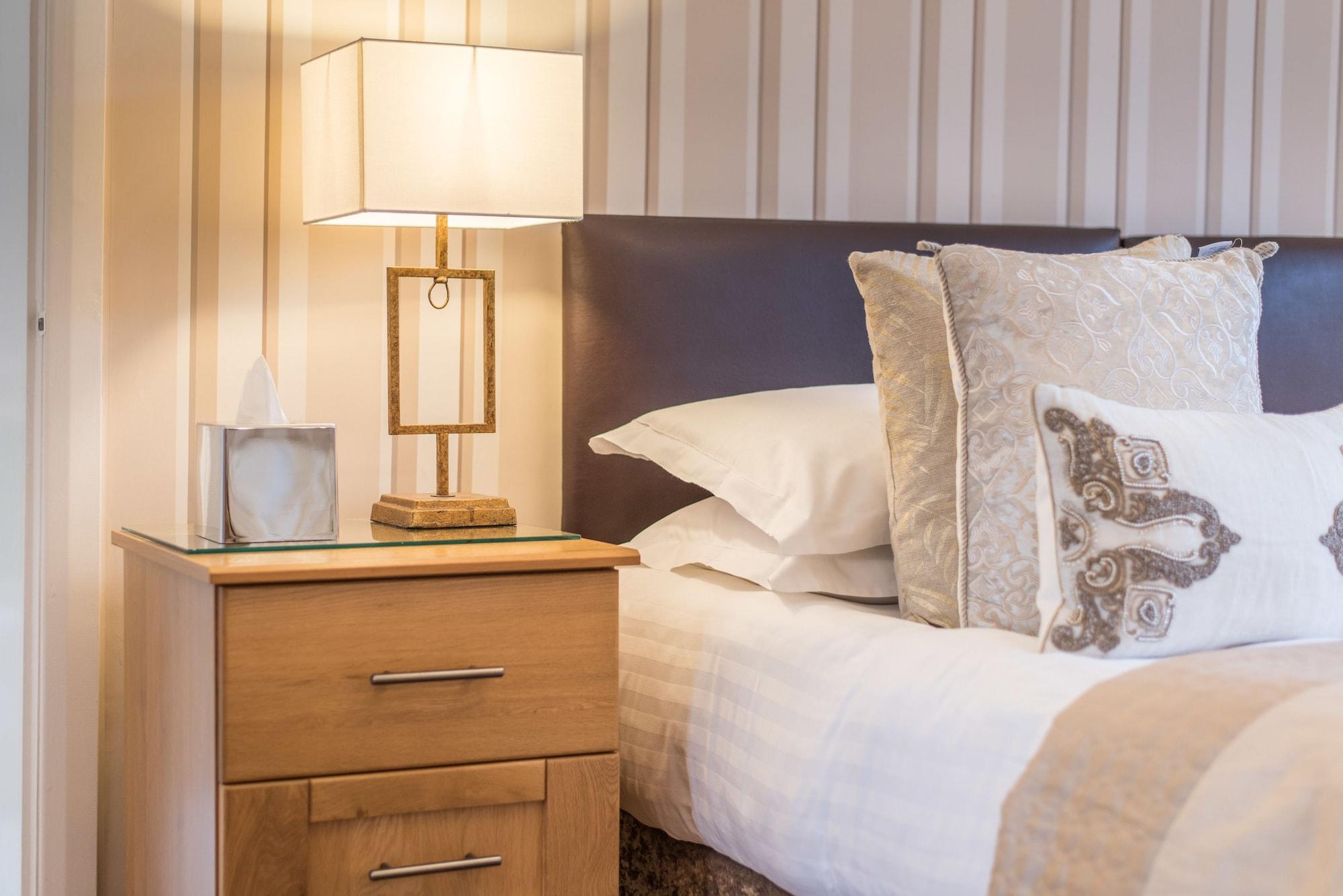 Grovefield Manor Hotel Пул Екстериор снимка