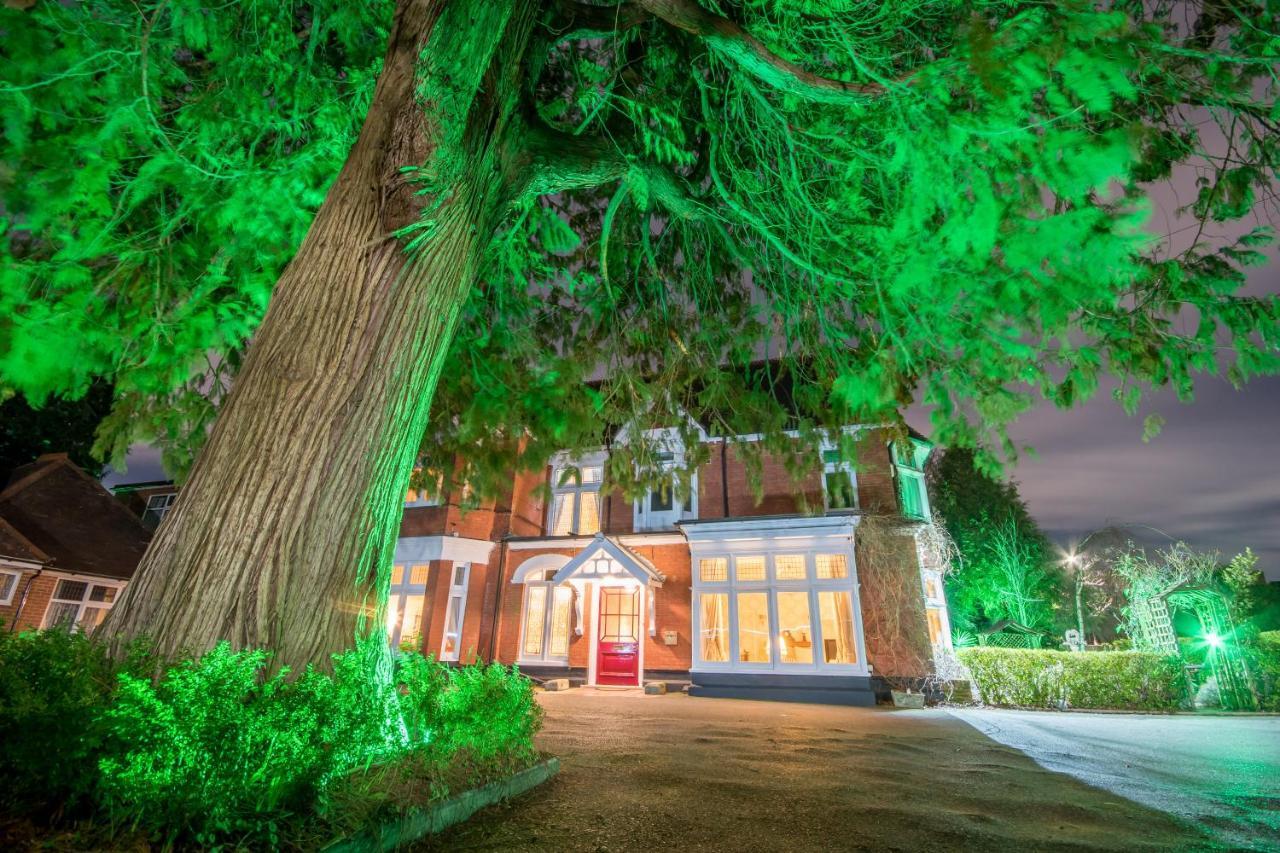 Grovefield Manor Hotel Пул Екстериор снимка