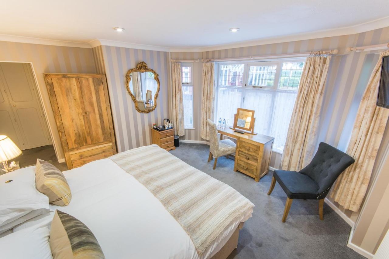 Grovefield Manor Hotel Пул Екстериор снимка