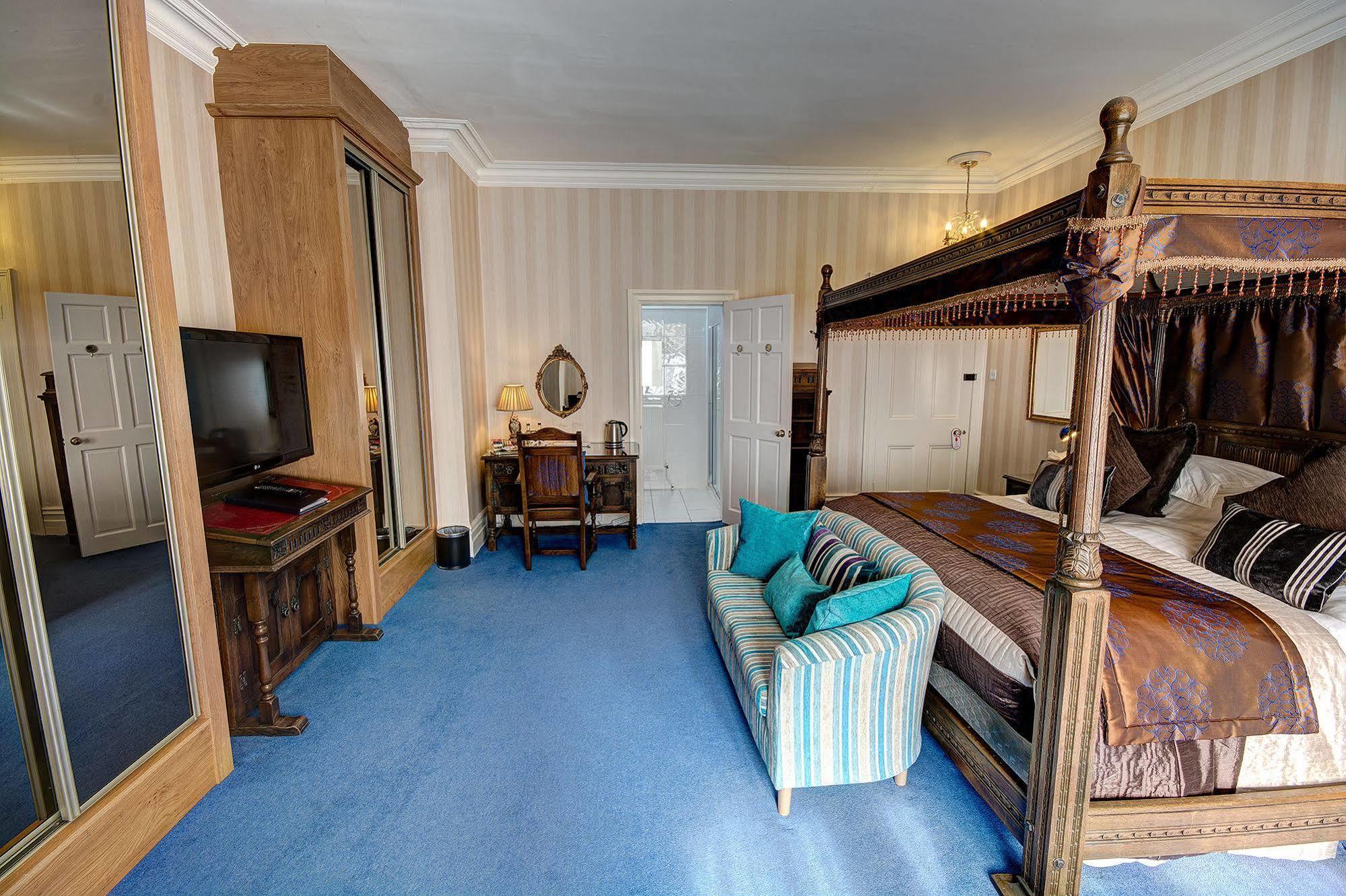 Grovefield Manor Hotel Пул Екстериор снимка